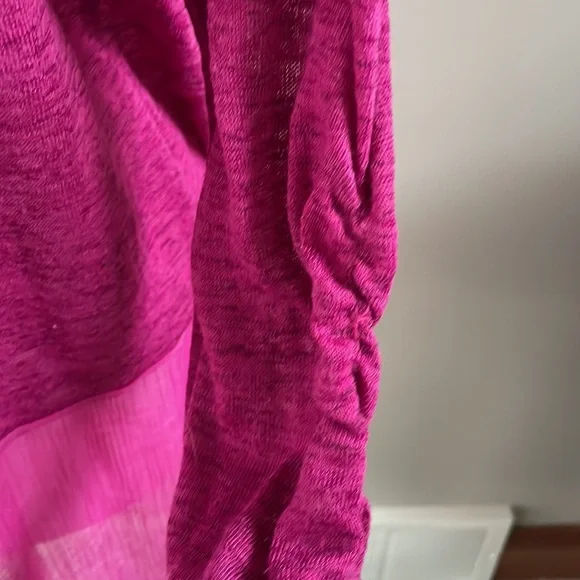 Magenta Cardigan with beautiful back detail - Picture 6 of 8